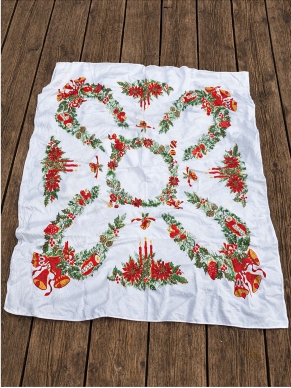 Vintage Christmas tablecloth 47”x53”